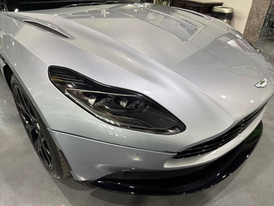 2019 Aston Martin DB11