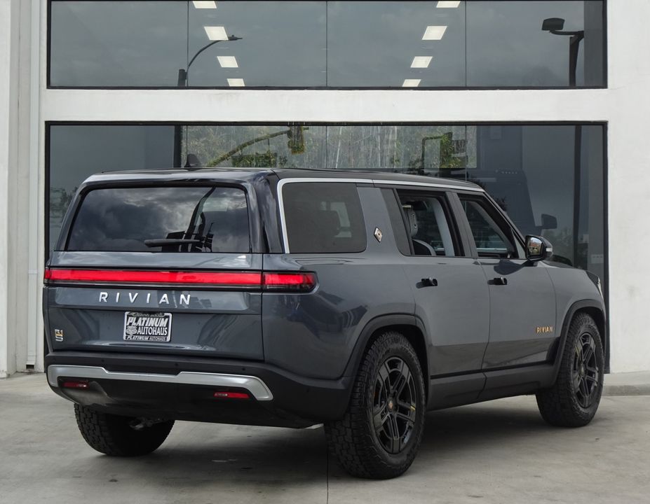 2023 Rivian R1S