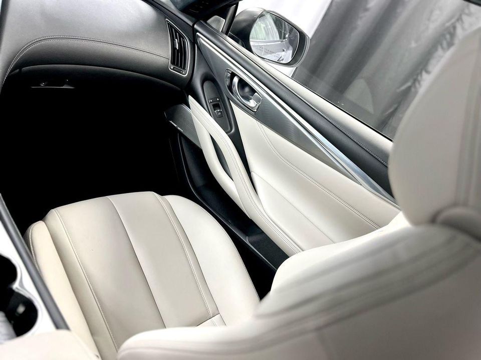 2017 INFINITI Q60