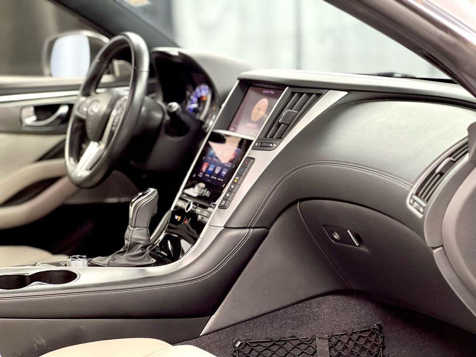 2017 INFINITI Q60