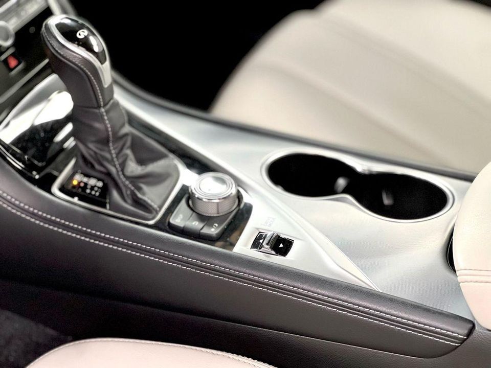 2017 INFINITI Q60