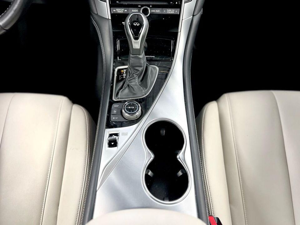 2017 INFINITI Q60