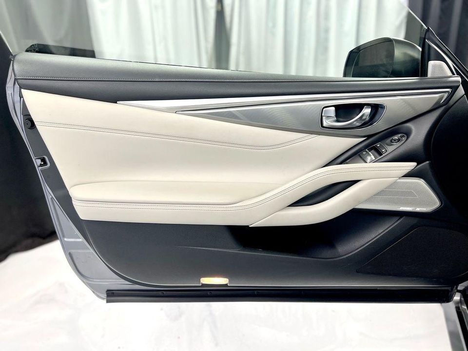 2017 INFINITI Q60