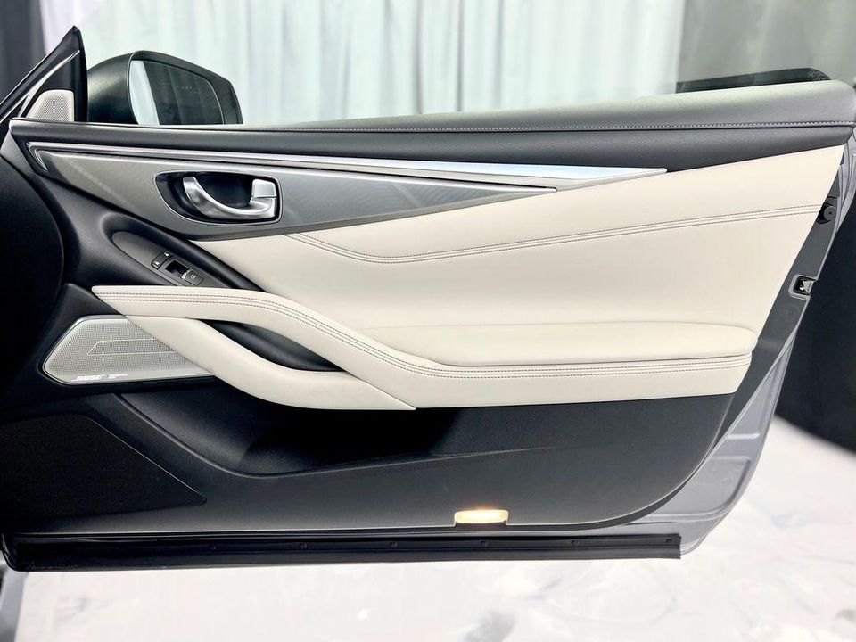 2017 INFINITI Q60