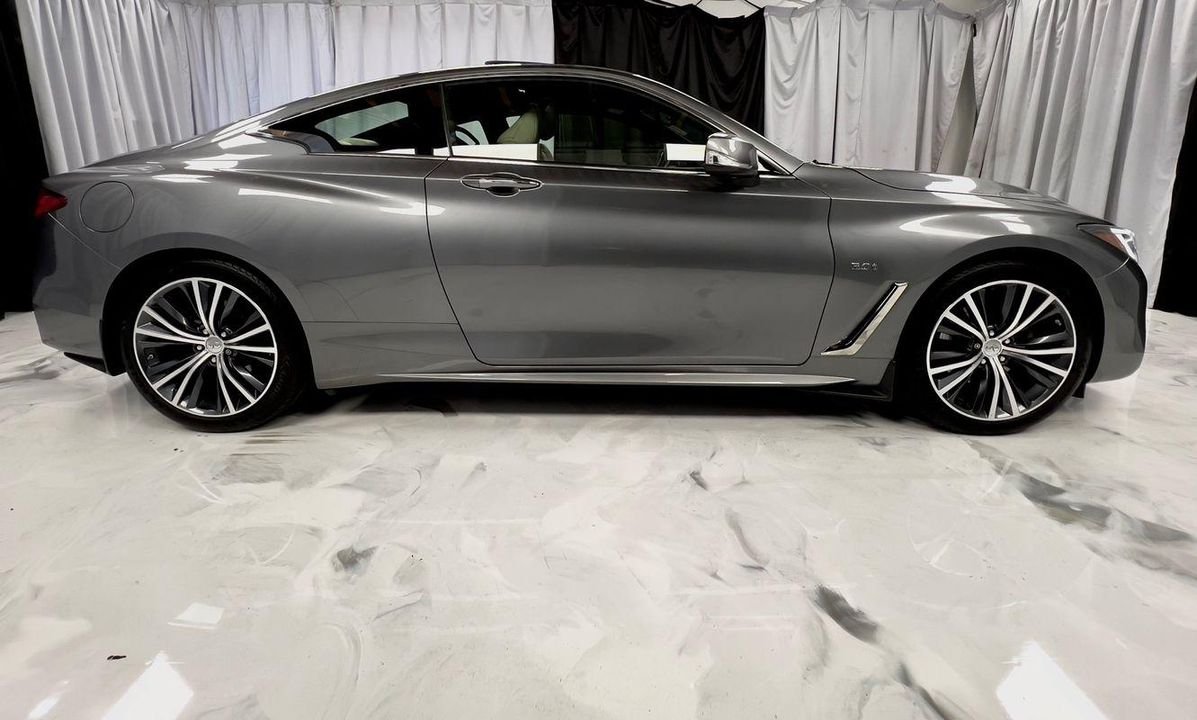 2017 INFINITI Q60