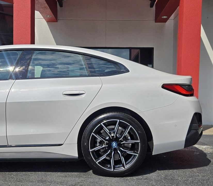 2022 BMW i4