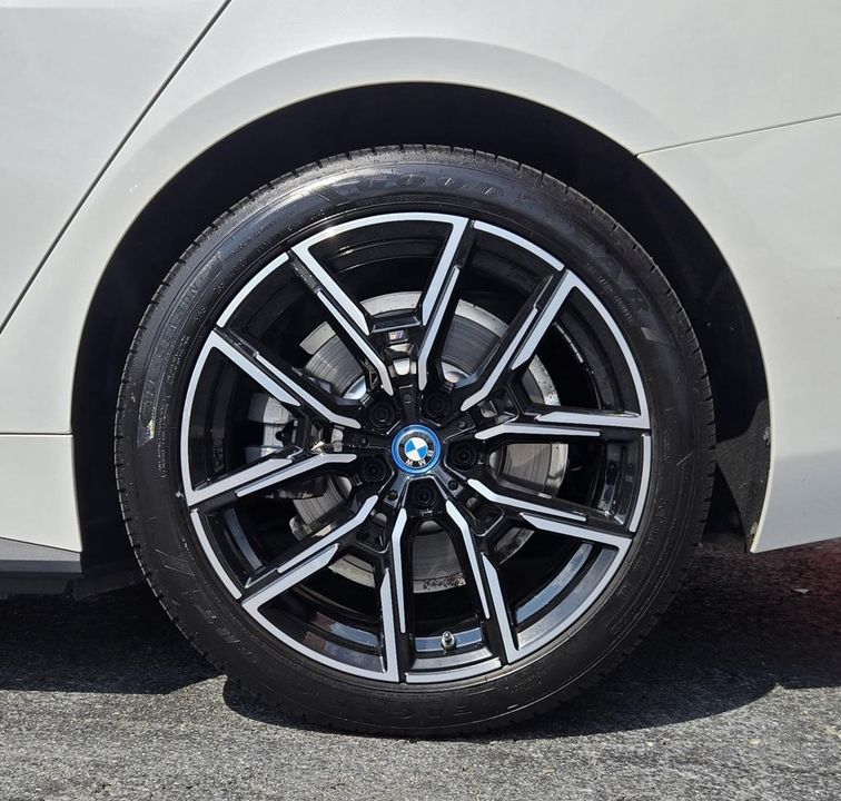 2022 BMW i4