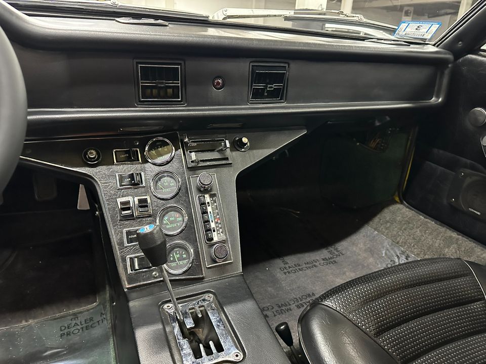 1974 DeTomaso Pantera
