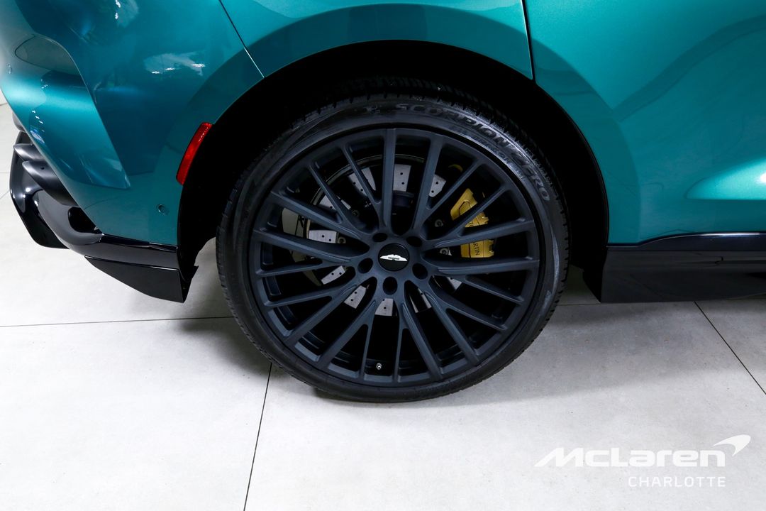 2024 Aston Martin DBX