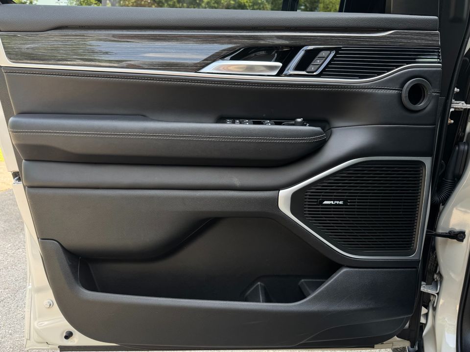 2022 Jeep Wagoneer