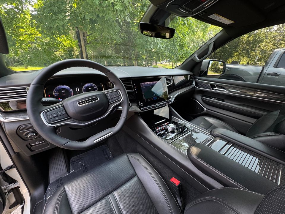 2022 Jeep Wagoneer