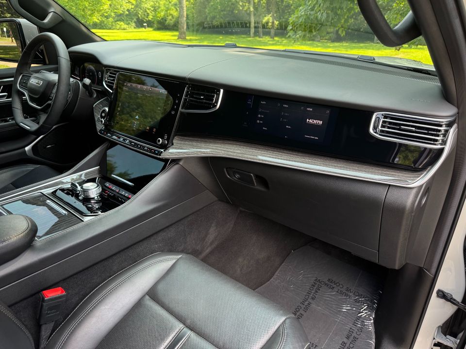 2022 Jeep Wagoneer