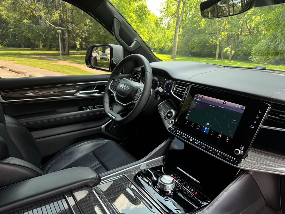 2022 Jeep Wagoneer