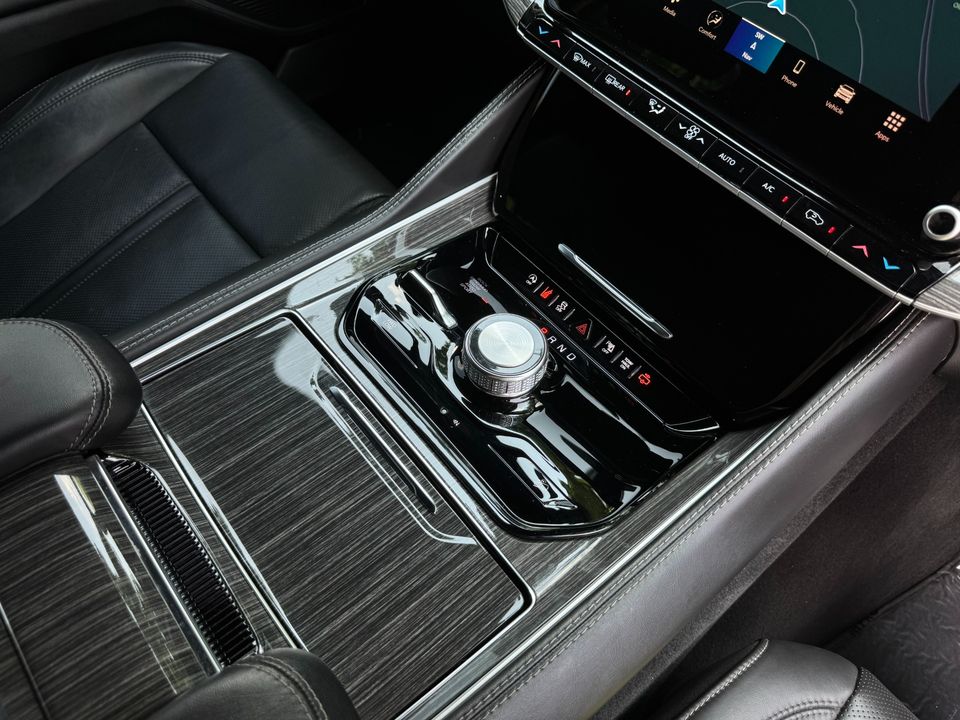 2022 Jeep Wagoneer
