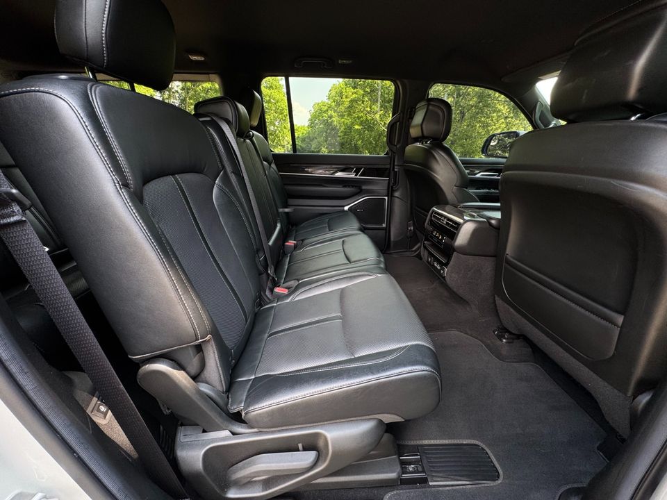 2022 Jeep Wagoneer