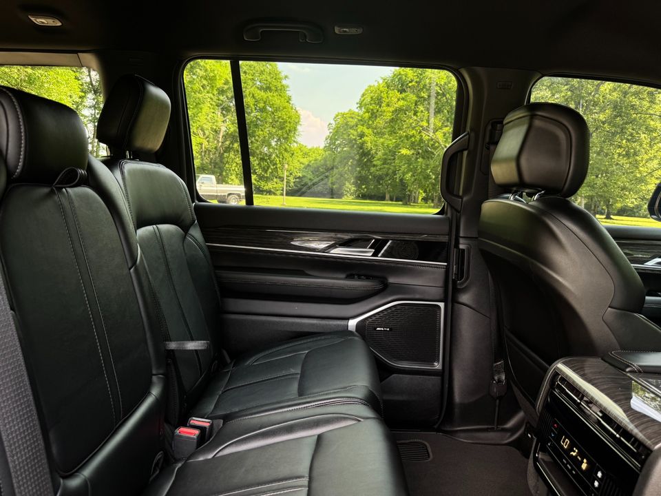 2022 Jeep Wagoneer