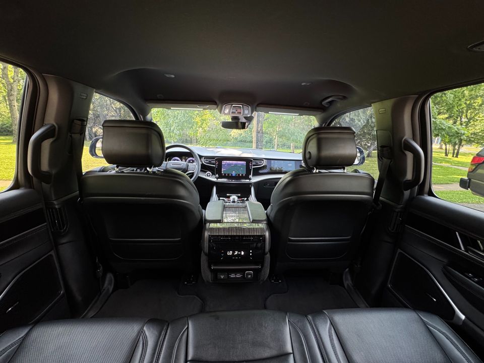 2022 Jeep Wagoneer