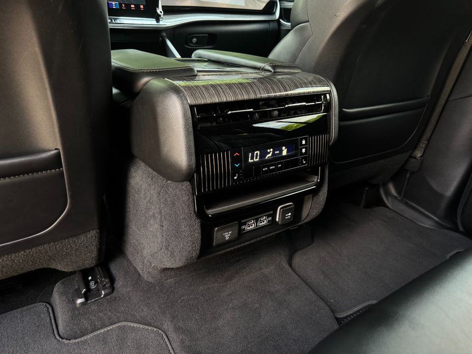 2022 Jeep Wagoneer