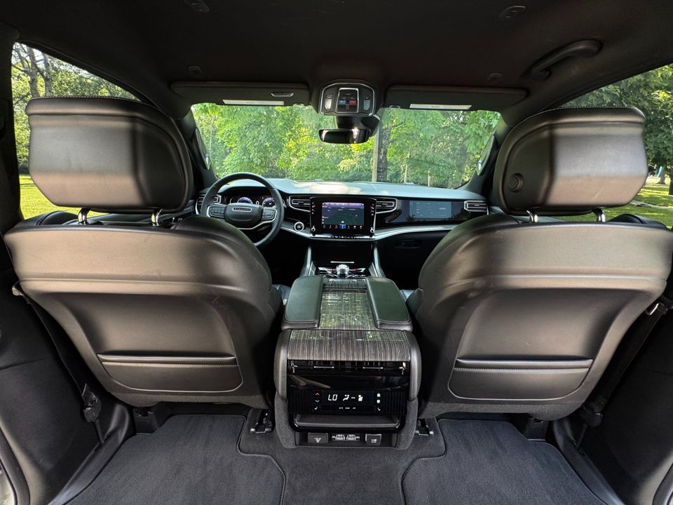 2022 Jeep Wagoneer