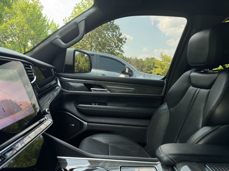 2022 Jeep Wagoneer