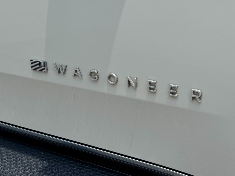 2022 Jeep Wagoneer