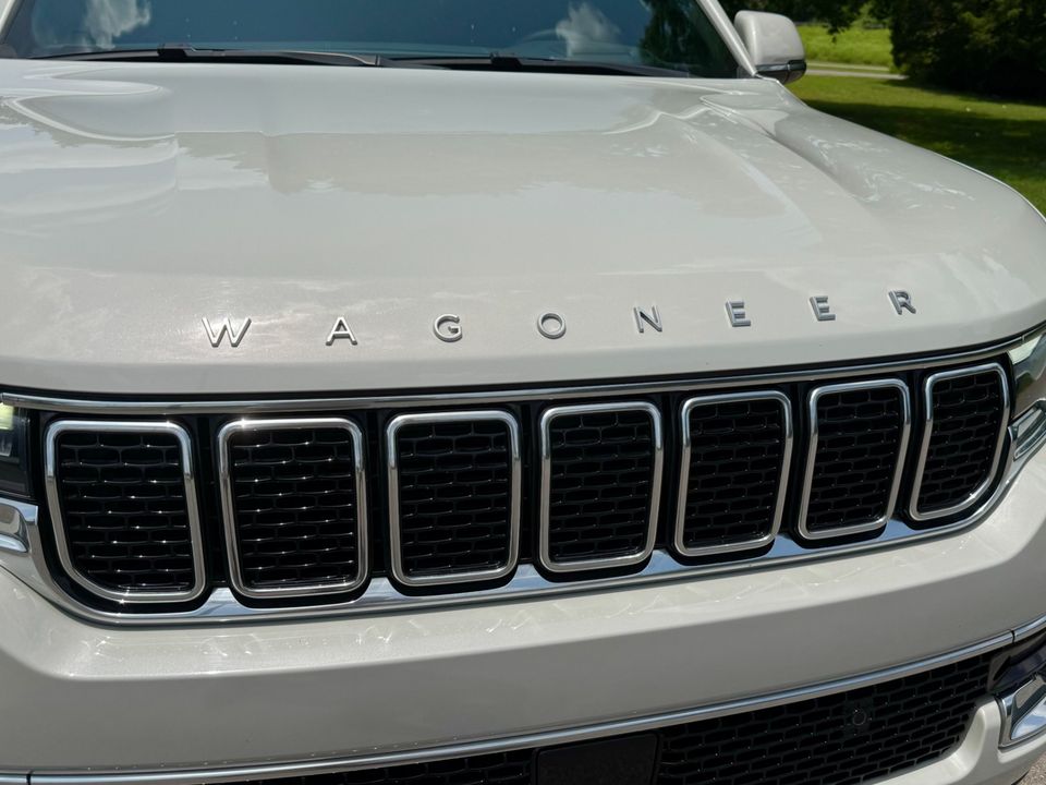 2022 Jeep Wagoneer