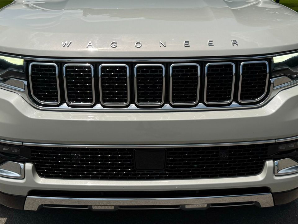 2022 Jeep Wagoneer