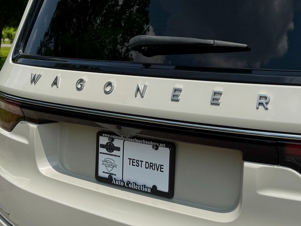 2022 Jeep Wagoneer