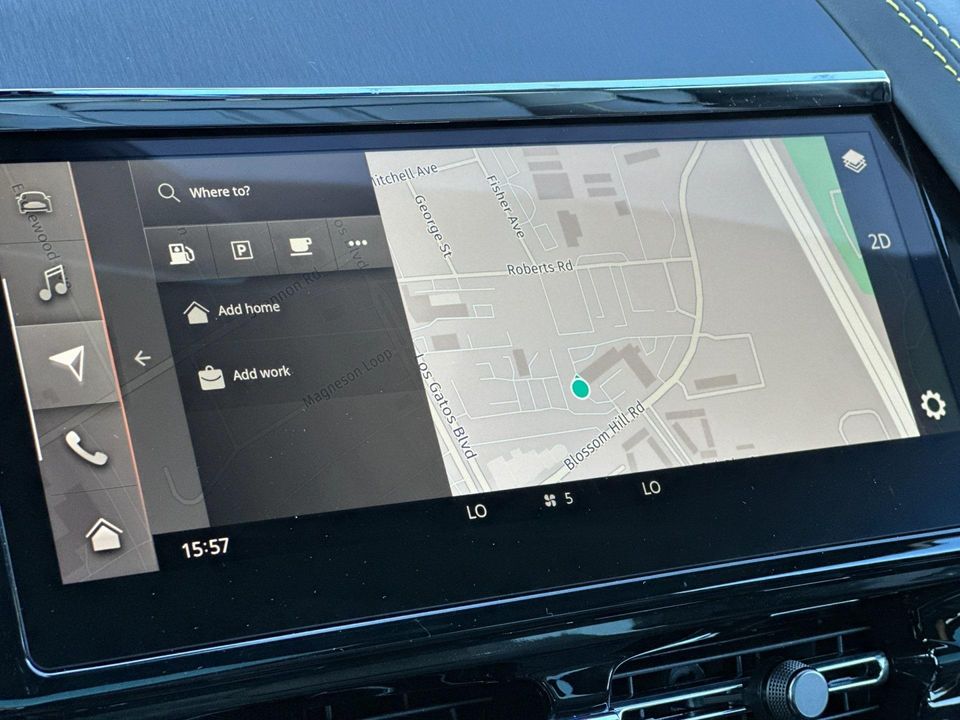 2025 Aston Martin DBX