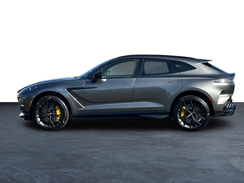 2025 Aston Martin DBX