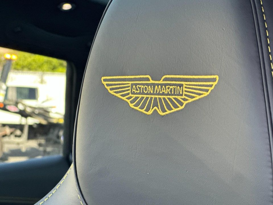 2025 Aston Martin DBX