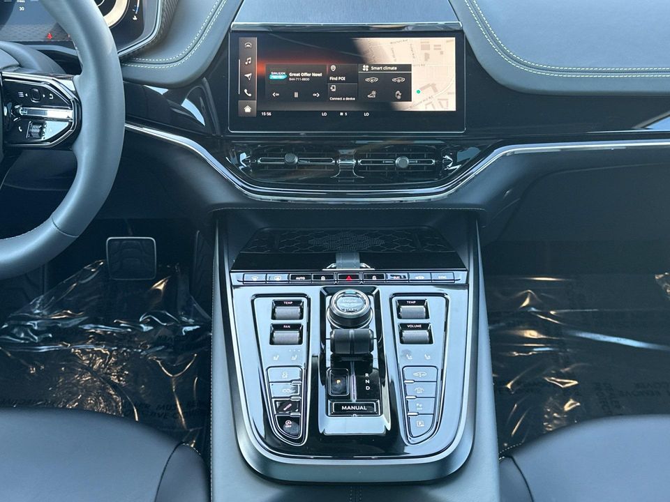 2025 Aston Martin DBX