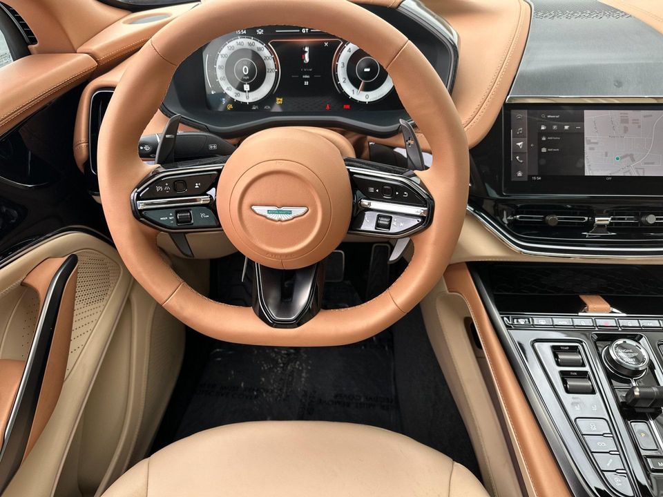 2025 Aston Martin DBX