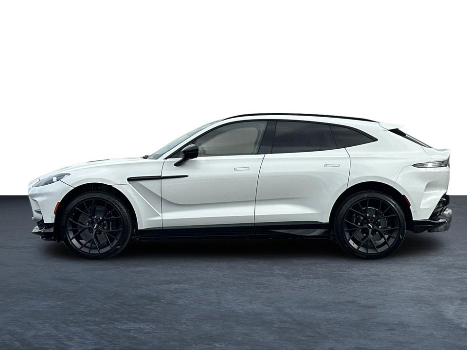 2025 Aston Martin DBX