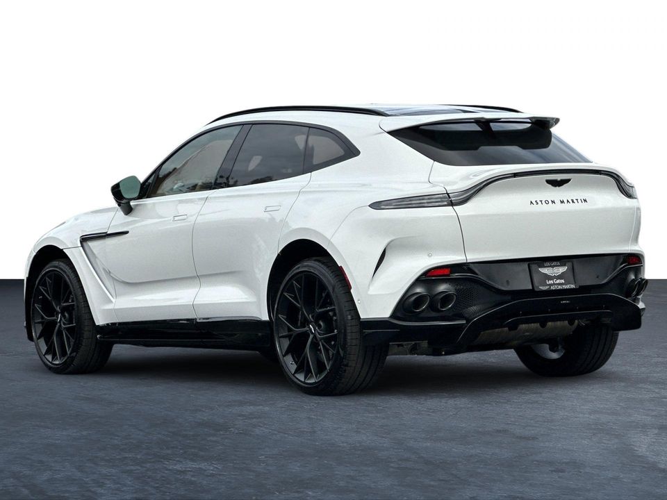 2025 Aston Martin DBX