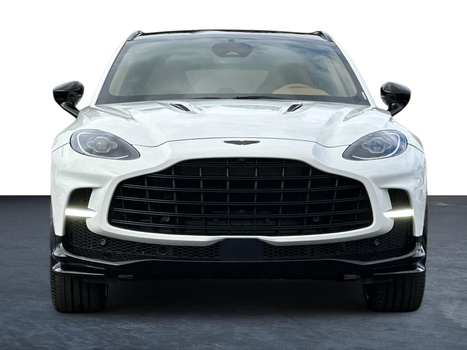 2025 Aston Martin DBX