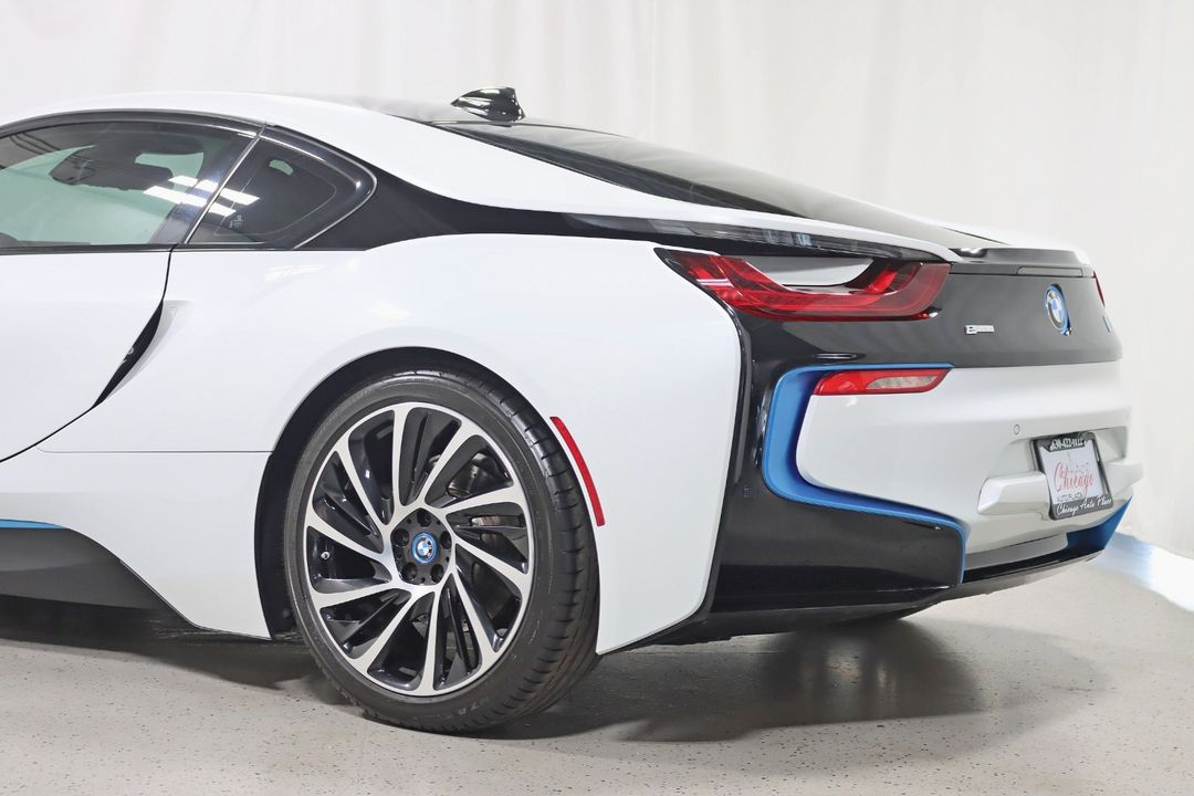 2016 BMW i8