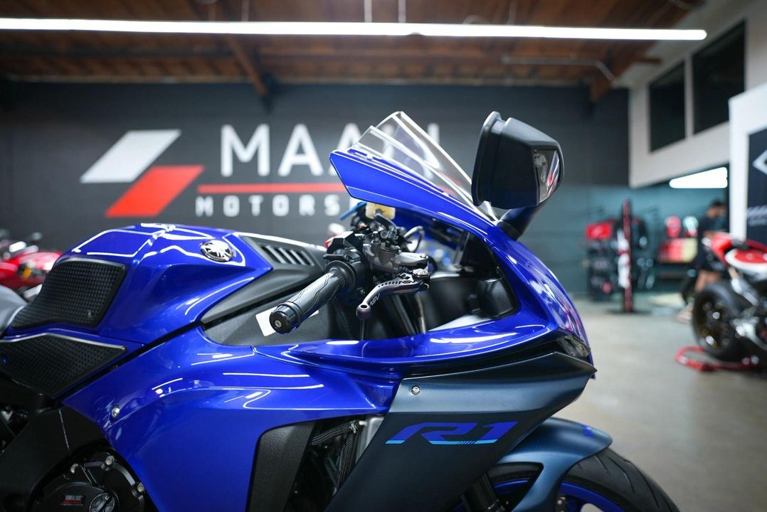 2022 Yamaha YZF-R1