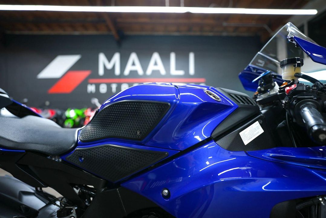 2022 Yamaha YZF-R1