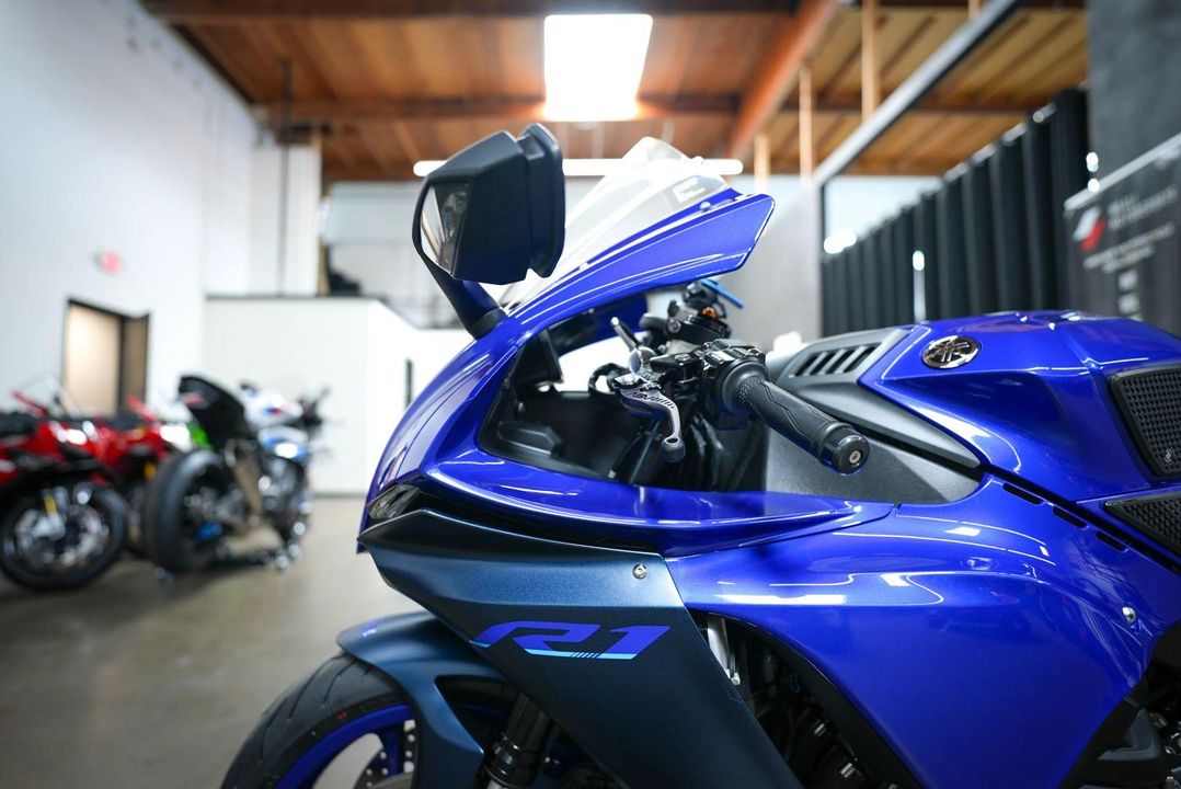 2022 Yamaha YZF-R1