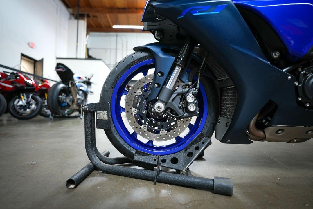 2022 Yamaha YZF-R1