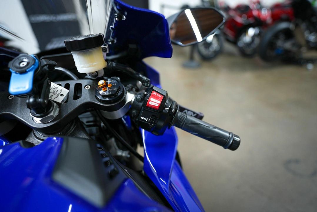 2022 Yamaha YZF-R1
