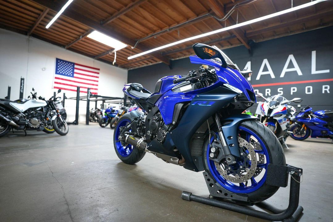 2022 Yamaha YZF-R1