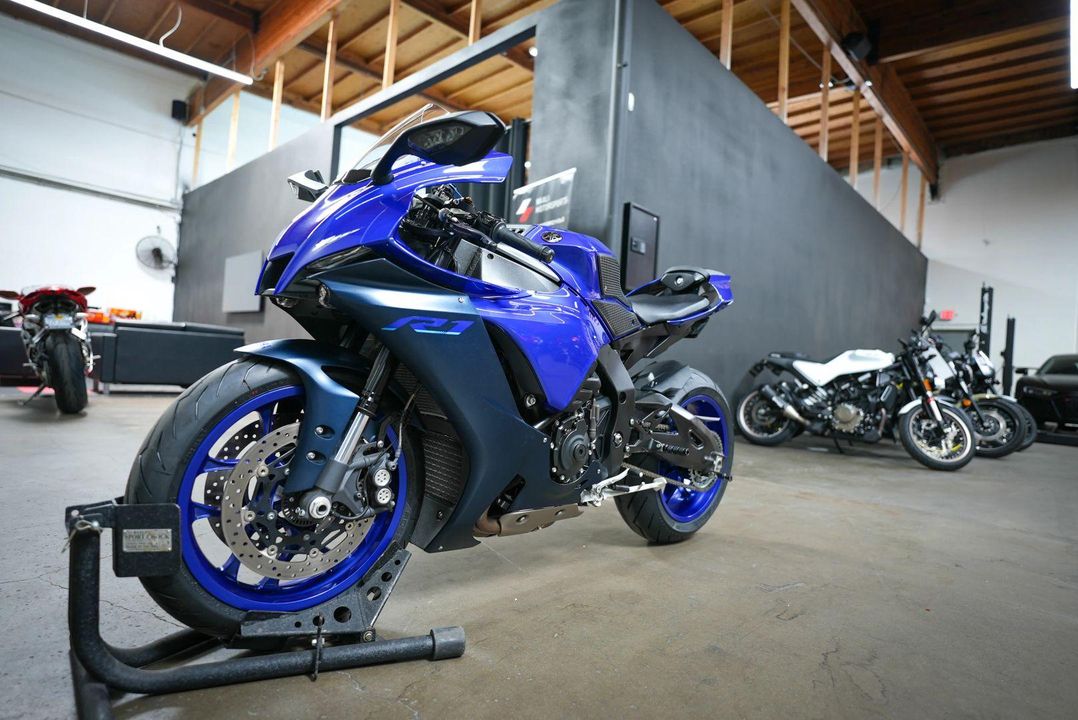 2022 Yamaha YZF-R1