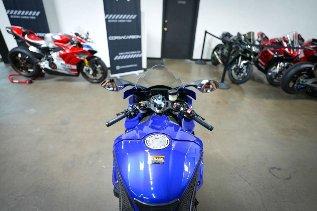 2022 Yamaha YZF-R1