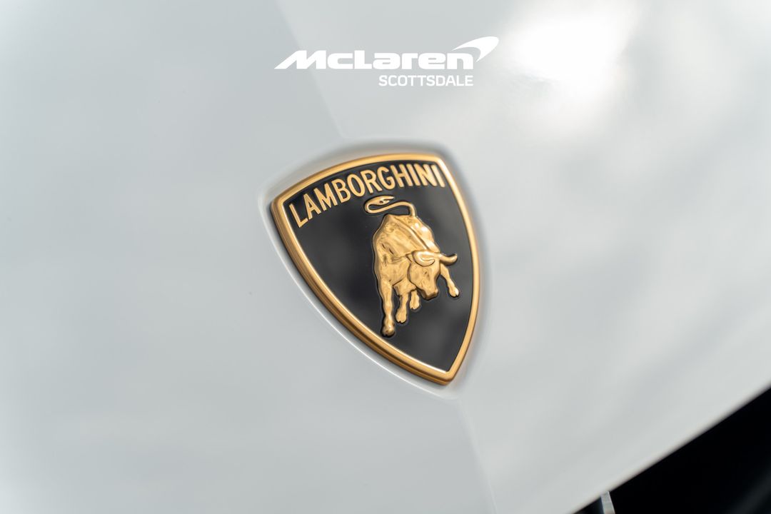 2025 LAMBORGHINI URUS