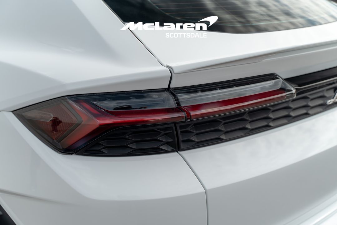 2025 LAMBORGHINI URUS
