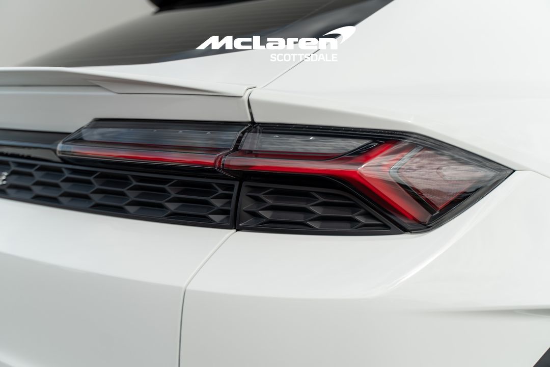 2025 LAMBORGHINI URUS