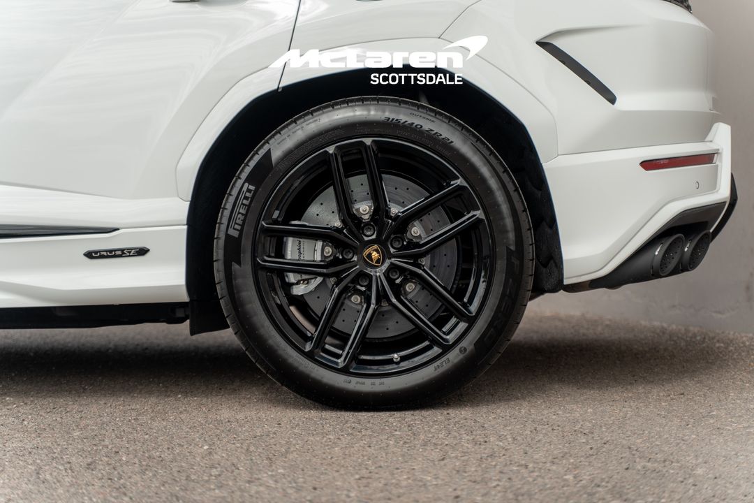 2025 LAMBORGHINI URUS