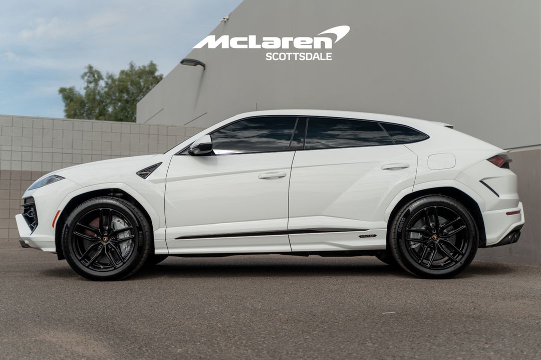2025 LAMBORGHINI URUS